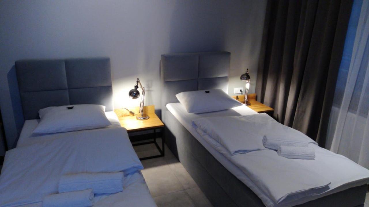 Apartsuites I Sorau Жари Екстер'єр фото A room at the hotel