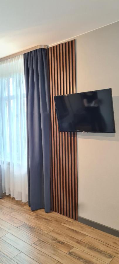 Apartsuites I Sorau Жари Екстер'єр фото A wall-mounted television