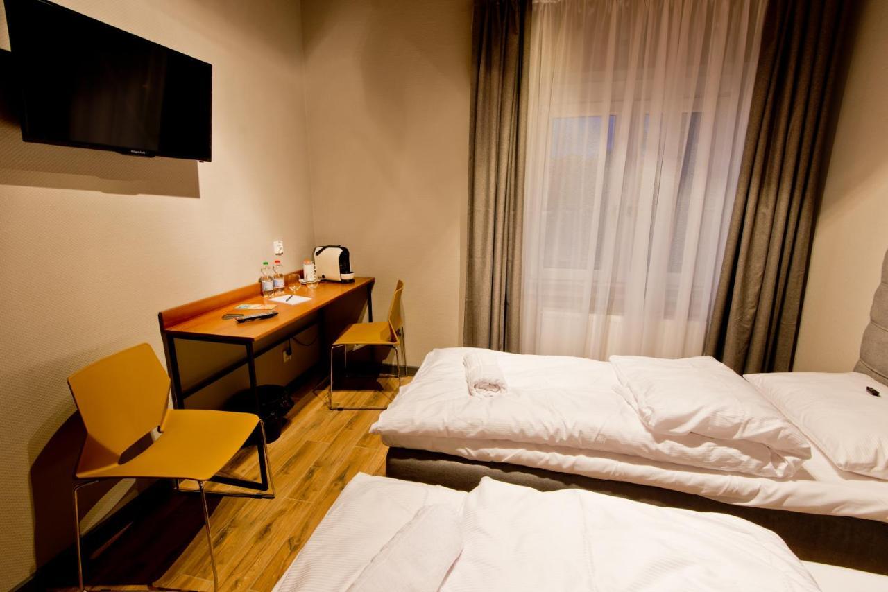 Apartsuites I Sorau Жари Екстер'єр фото A room at the hotel