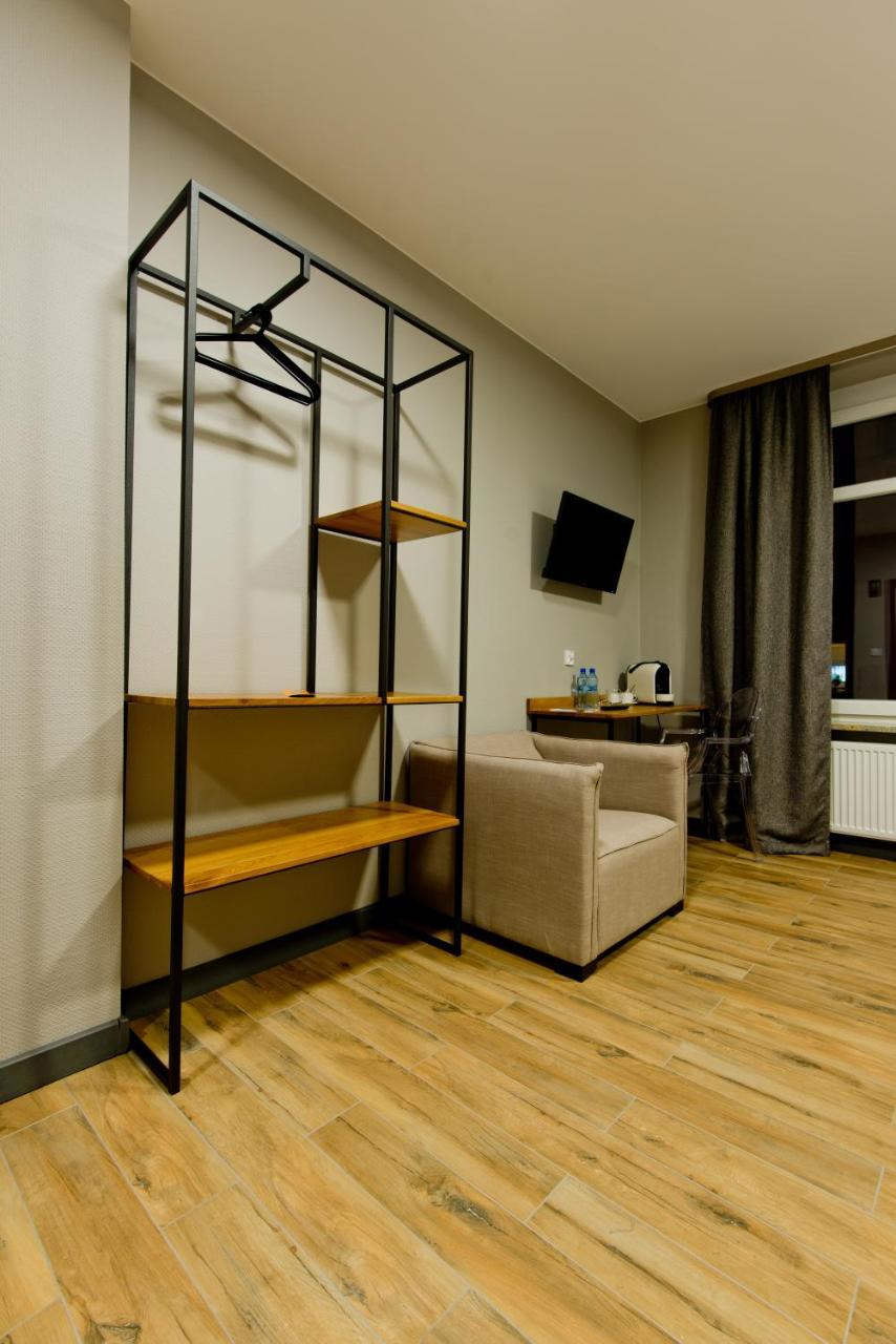 Apartsuites I Sorau Жари Екстер'єр фото A room at the hotel
